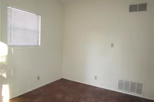 621 W 37th St, Austin, TX 78705 - Photo 6