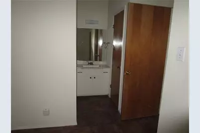 621 W 37th Street #105, Austin, TX 78705 - Photo 8