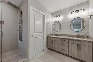1405 Camelot Cir, Austin, TX 78745 - Photo 20