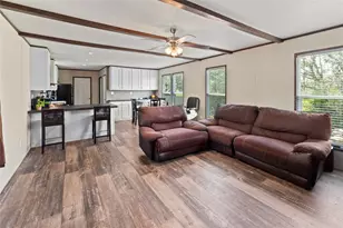 109 Hibiscus Cv, Elgin, TX 78621 - Photo 2