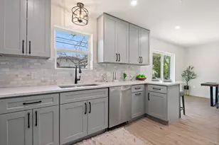 5327 Wellington Dr, Austin, TX 78723 - Photo 6