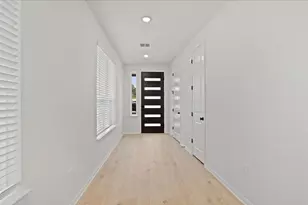 1612 Kit Cir, Austin, TX 78758 - Photo 4