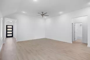 8007 Shining Flor Ln, Lago Vista, TX 78645 - Photo 8