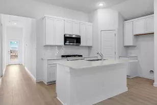 8007 Shining Flor Ln, Lago Vista, TX 78645 - Photo 10