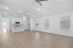 8007 Shining Flor Ln, Lago Vista, TX 78645 - Photo 6