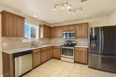 526 W Metcalfe Street, Hutto, TX 78634 - Photo 6