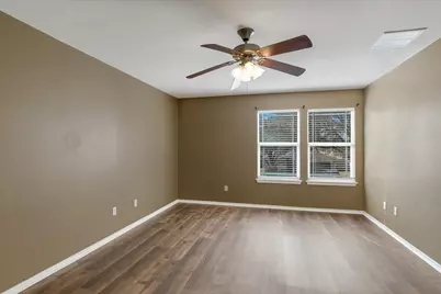 526 W Metcalfe Street, Hutto, TX 78634 - Photo 12