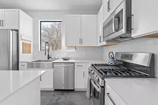 1168 Ridgeway Dr, Austin, TX 78702 - Photo 8