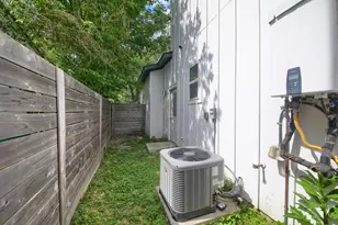 6325 Ponca St, Austin, TX 78741 - Photo 30