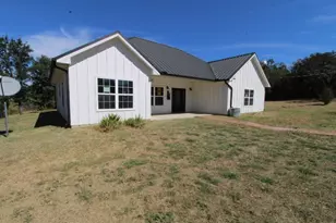 536 E Third St, Hico, TX 76457 - Photo 2