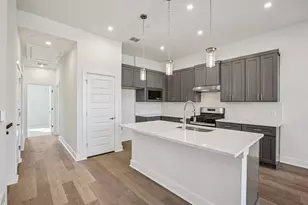 200 W 56th St, Austin, TX 78751 - Photo 4