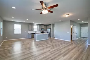 10906 Sentinel Dr, Austin, TX 78747 - Photo 10