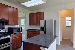 160 Mistletoe Ln, Kyle, TX 78640 - Photo 8