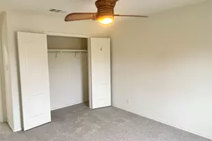 160 Mistletoe Ln, Kyle, TX 78640 - Photo 16