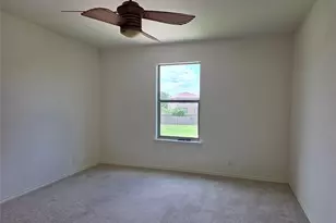 160 Mistletoe Ln, Kyle, TX 78640 - Photo 16
