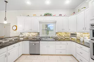 810 Bluff Ridge Ct, New Braunfels, TX 78132 - Photo 14