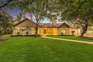 810 Bluff Ridge Ct, New Braunfels, TX 78132 - Photo 1