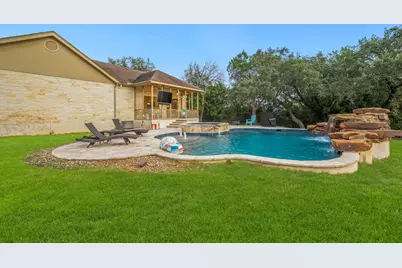 810 Bluff Ridge Court, New Braunfels, TX 78132 - Photo 6