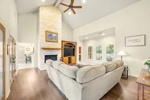 810 Bluff Ridge Ct, New Braunfels, TX 78132 - Photo 10