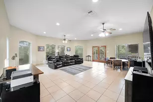 810 Bluff Ridge Ct, New Braunfels, TX 78132 - Photo 18