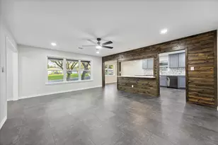 1305 W 1st St, Lampasas, TX 76550 - Photo 6