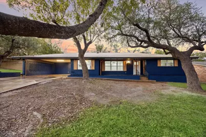 1305 W 1st Street, Lampasas, TX 76550 - Photo 4