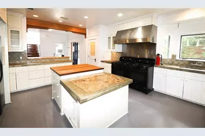 1305 Lorrain Street, Austin, TX 78703 - Photo 10