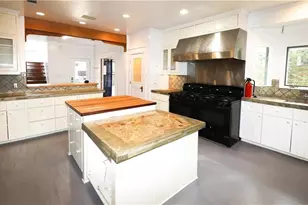 1305 Lorrain St, Austin, TX 78703 - Photo 10
