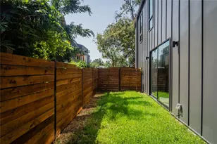 1103 Cherico St, Austin, TX 78702 - Photo 32