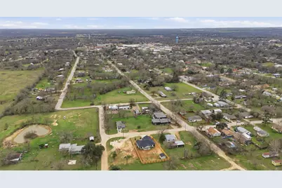 413 E Hamilton Avenue, Rockdale, TX 76567 - Photo 22