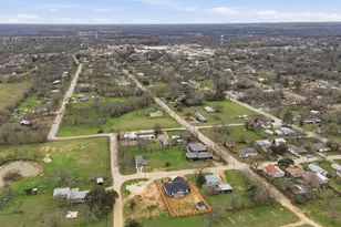 413 E Hamilton Ave, Rockdale, TX 76567 - Photo 22