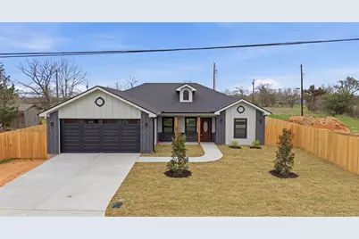 413 E Hamilton Avenue, Rockdale, TX 76567 - Photo 1