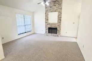 728 W San Antonio St, Lockhart, TX 78644 - Photo 1