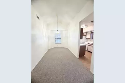 728 W San Antonio Street #728 A, Lockhart, TX 78644 - Photo 2