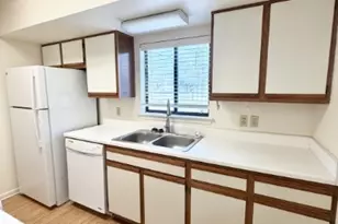 728 W San Antonio St, Lockhart, TX 78644 - Photo 4