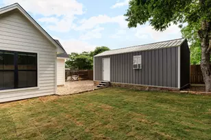 402 E Ash Dr, Johnson City, TX 78636 - Photo 28