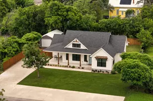 402 E Ash Dr, Johnson City, TX 78636 - Photo 8