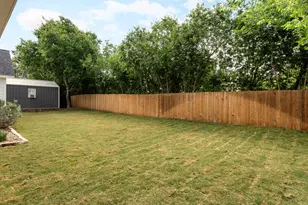 402 E Ash Dr, Johnson City, TX 78636 - Photo 28
