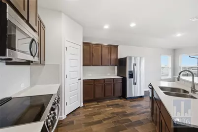 9604 Eloquence Drive, Manor, TX 78653 - Photo 10