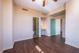 711 W 26th St, Austin, TX 78705 - Photo 16