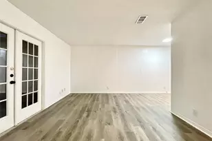 2306 Barton Village Cir, Austin, TX 78704 - Photo 10