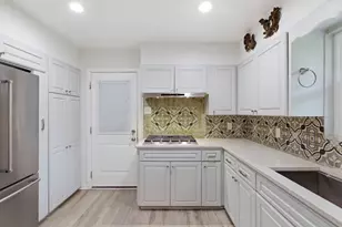 1215 W Live Oak St, Lockhart, TX 78644 - Photo 22