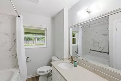 1215 W Live Oak Street, Lockhart, TX 78644 - Photo 32