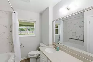 1215 W Live Oak St, Lockhart, TX 78644 - Photo 32