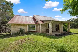 555 Hillsedge Rd, Wimberley, TX 78676 - Photo 2