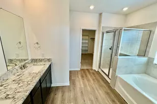 517 Banff Dr, Kyle, TX 78640 - Photo 4