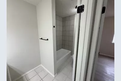 12105 Missel Thrush Court, Austin, TX 78750 - Photo 16