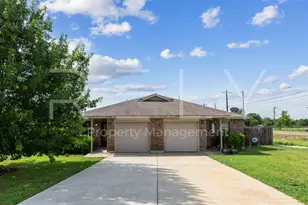 1004 Drover's Cove, Georgetown, TX 78626 - Photo 2