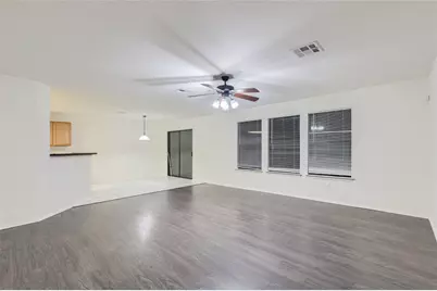 5521 SE Victory Gallop Drive, Del Valle, TX 78617 - Photo 2