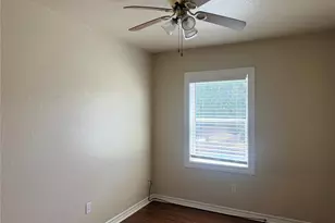 306 Anderson St, Smithville, TX 78957 - Photo 22